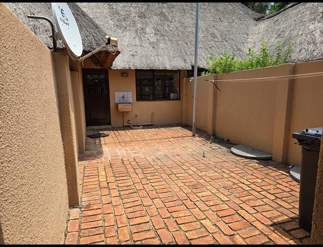 4 BEDROOM FREESTANDING FOR SALE IN LAKELAND ESTATE